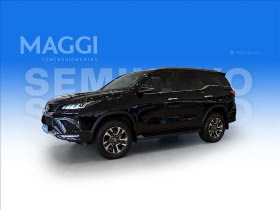 TOYOTA HILUX SW4 2.8 D-4D TURBO DIESEL SRX PLATINUM 7L 4X4 AUTOMÁTICO TOYOTA HILUX SW4 2.8 D-4D TURBO DIESEL SRX PLATINUM 7L 4X4 AUTOMÁTICO